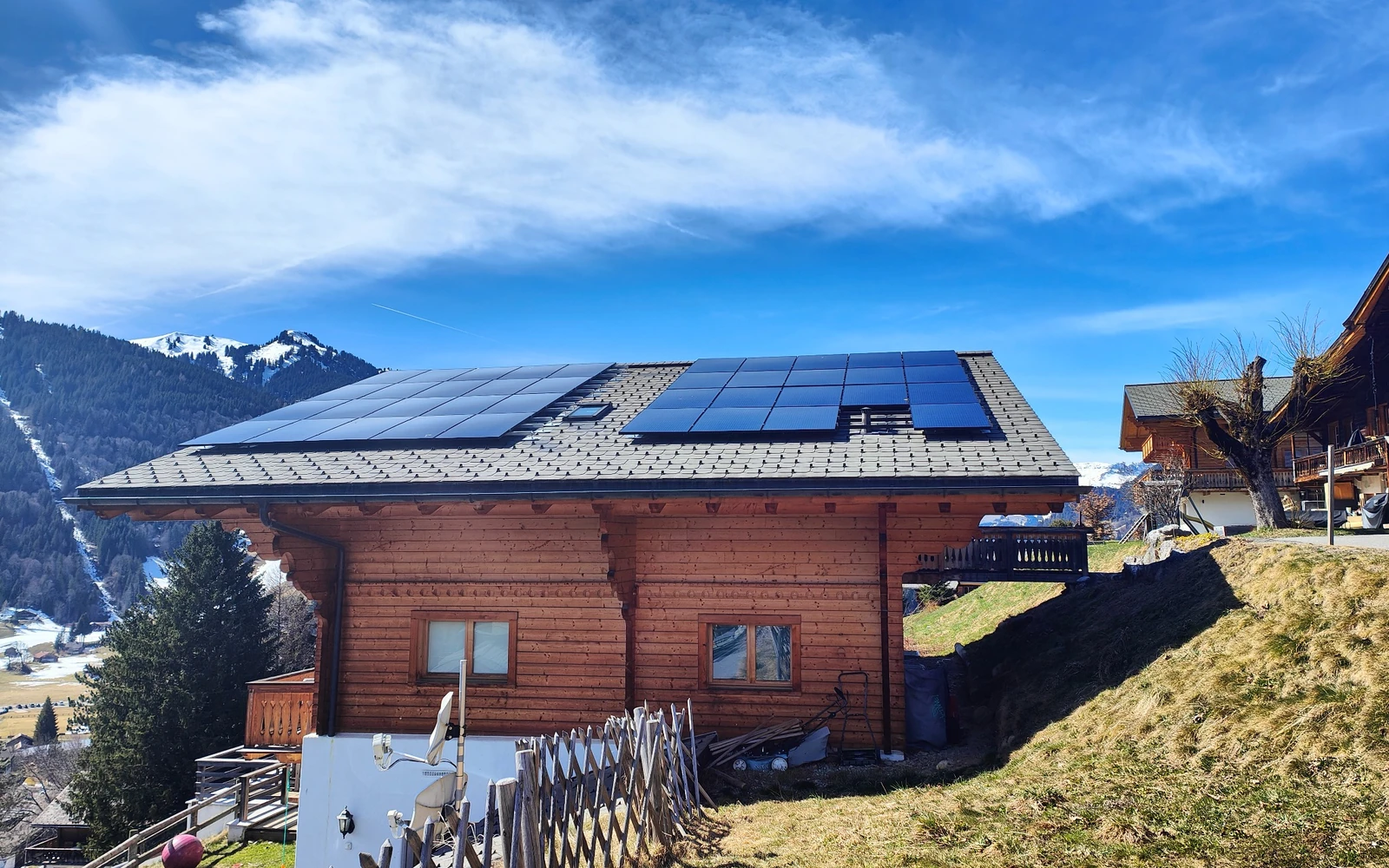 Installation solaire résidentielle sur une maison dans le canton de Vaud