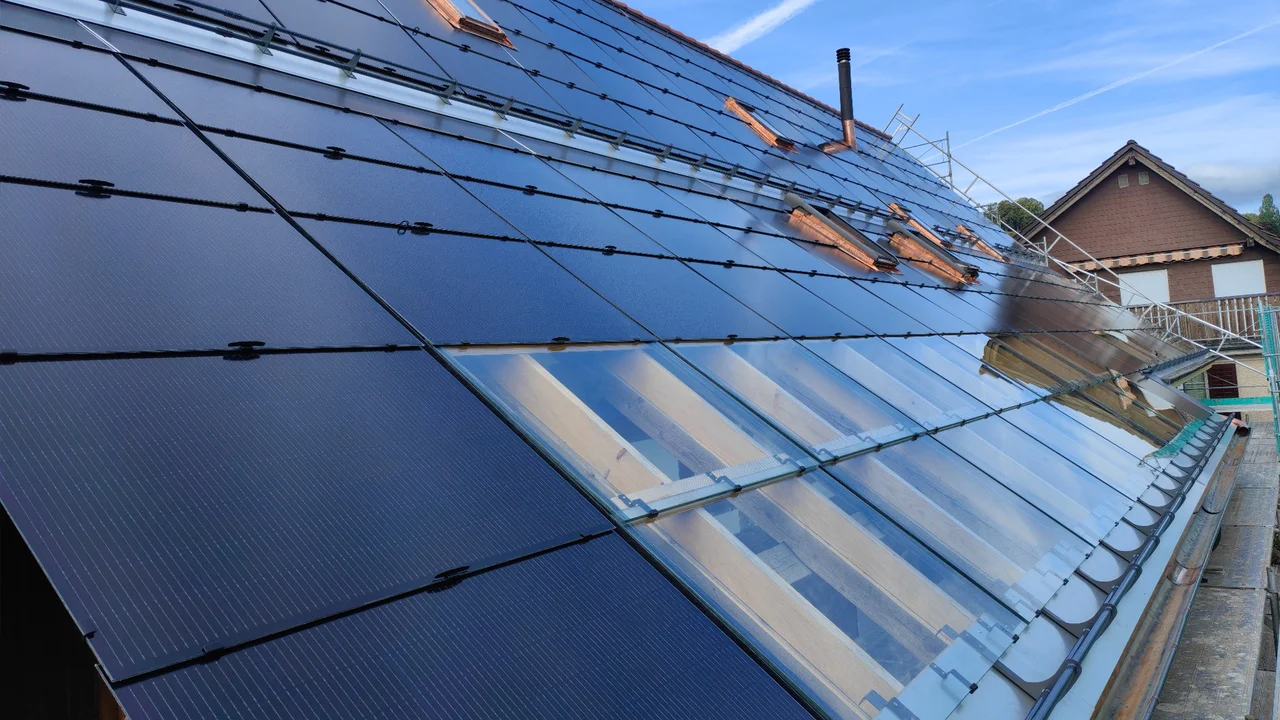 Installation solaire intégrée sur une maison à Zurich